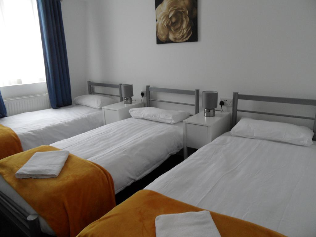 Chambre Triple Basique - Salle de Bains Commune